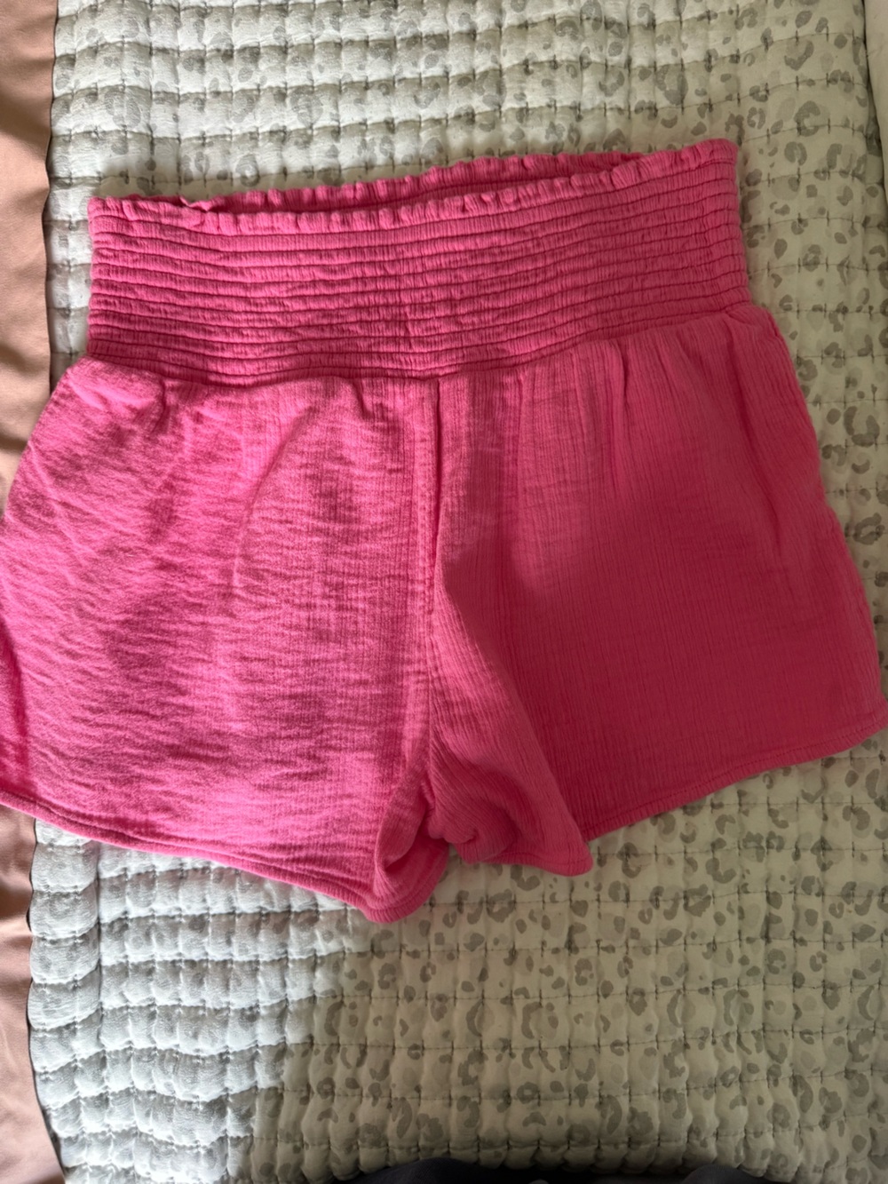 Vineyard Vines Hot Pink Ribbed Knit shorts
